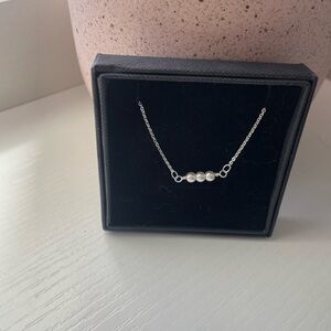 Pearl Bar Necklace - White dainty